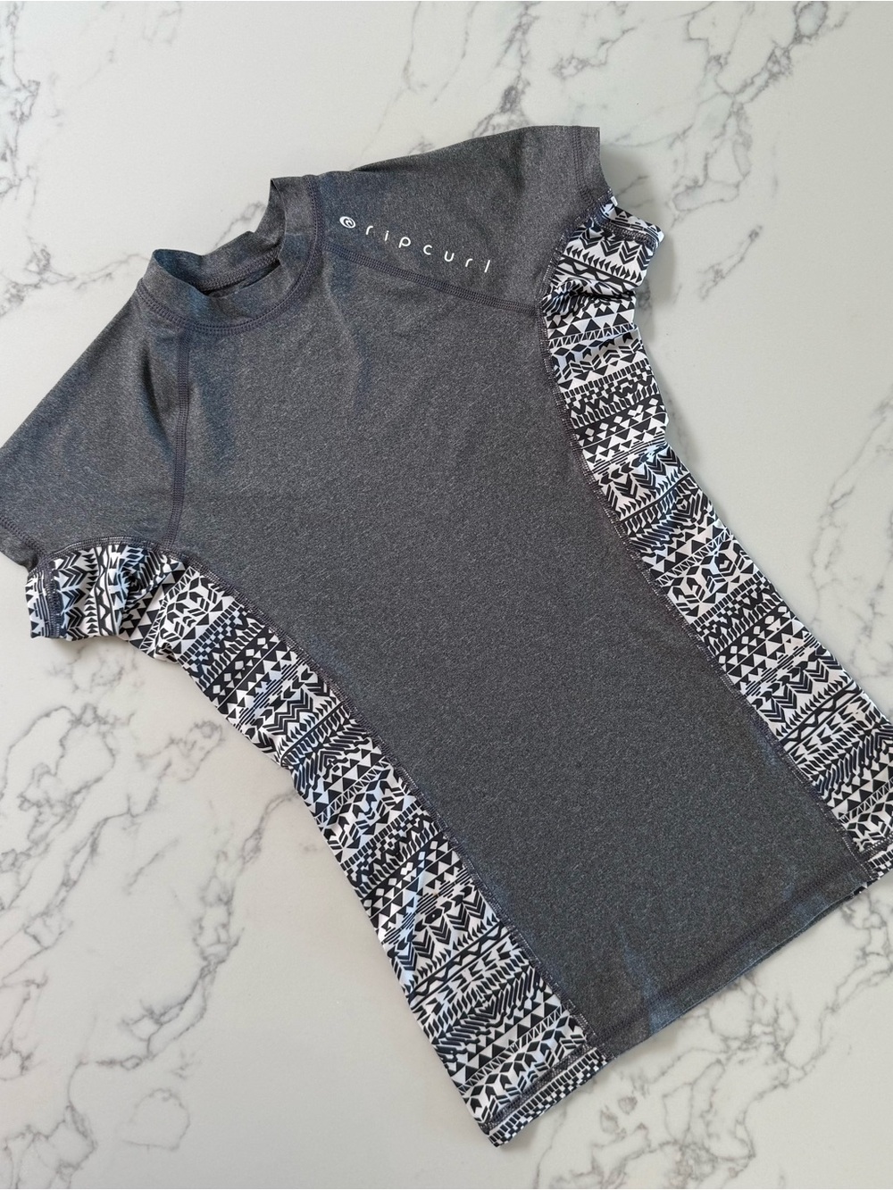 Rip Curl Trestles Short Sleeve Rashguard - Charcoal Heather - Size Medium*
